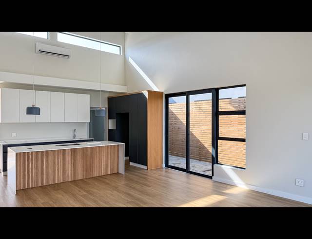 2 BEDROOM TOWNHOUSE FOR SALE IN SALT ROCK